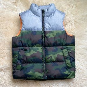 Boys Old Navy Camo Puffer. Set (Boys XS/5)